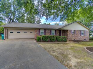 8 Independence Ln, Jackson, TN 38305