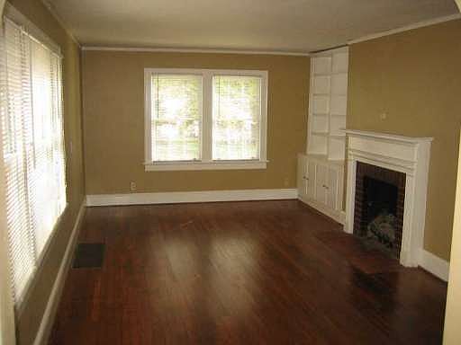 3rd image of 2773 Mildred Pl SE
