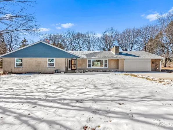 4509 Dean St, Woodstock, IL 60098