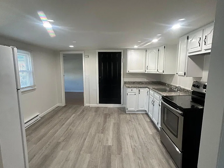 44 1st St #2 — Photo 3