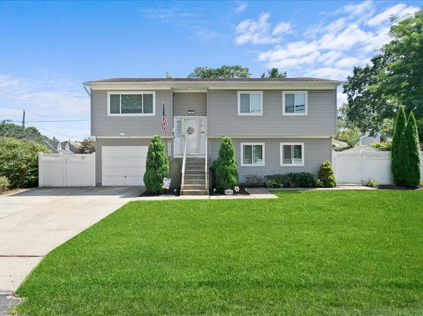 235 McCall Avenue, West Islip, NY 11795