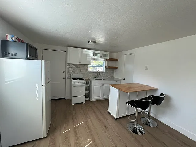 1138 Jamajo Blvd #A — Photo 5