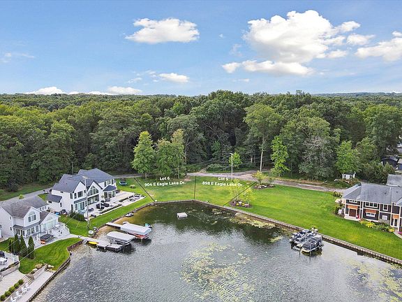 3rd image of 898 E Eagle Lake Dr