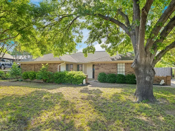 8341 Crosswind Dr, Fort Worth, TX 76179