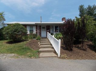 95 Hartford St, Westover, WV