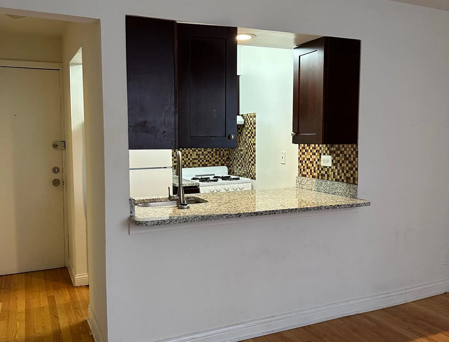 Studio, 400 sqft, $1,500 — Photo 1
