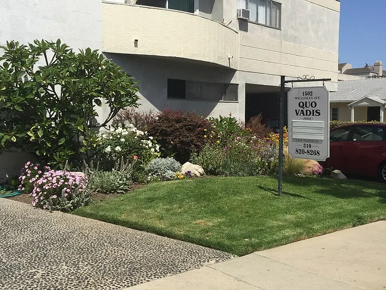1502 Wellesley Ave — Photo 1