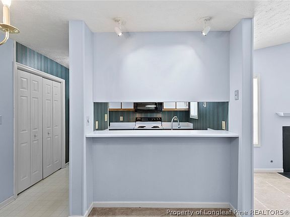 4th image of 357 Waterdown Dr APT 9