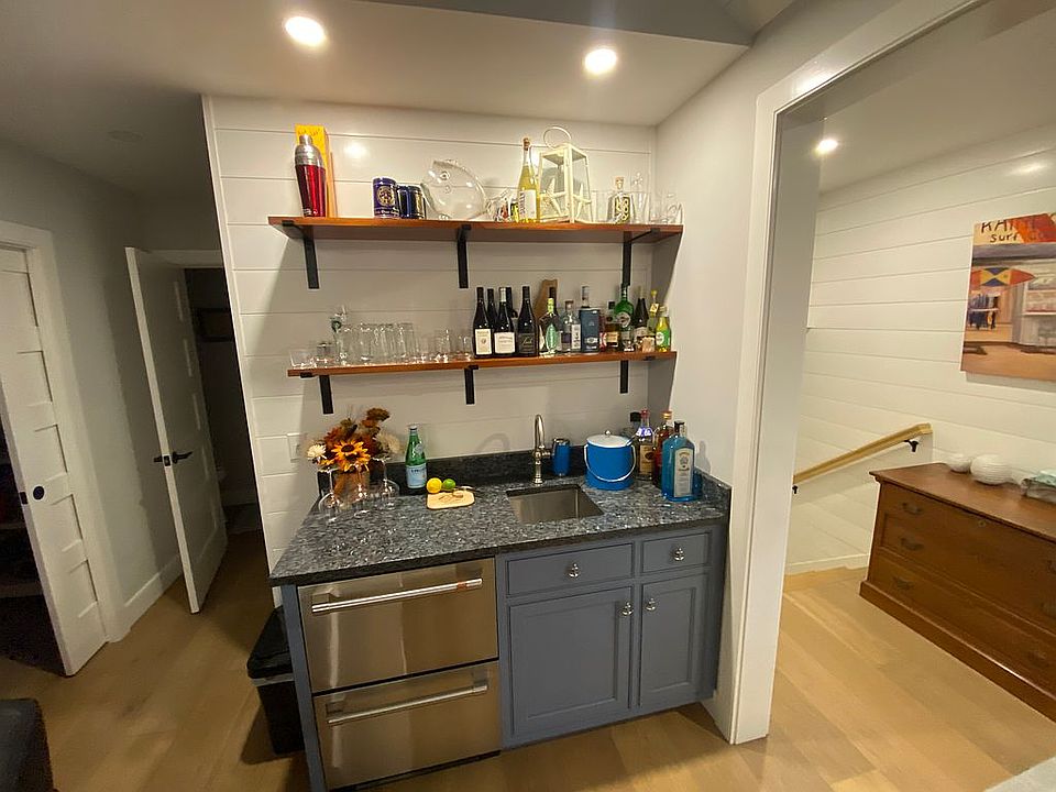 2nd image of 997 Ocean Blvd