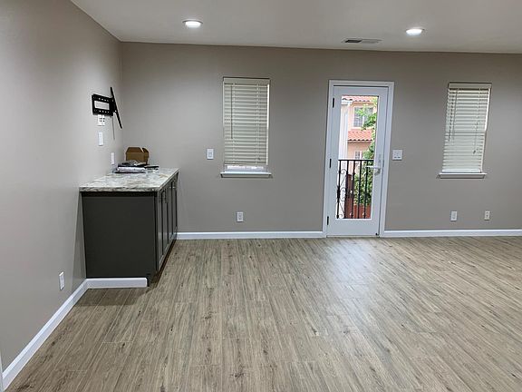 2nd image of 3313 Villa Contessa Ct