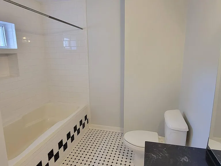 926 S Hanover St — Photo 19