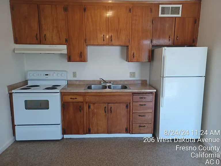 208 W Dakota Ave #C — Photo 7