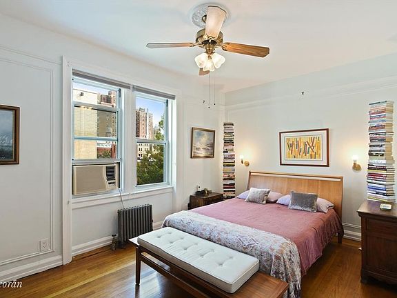 3rd image of 128 Willow St APT 6C
