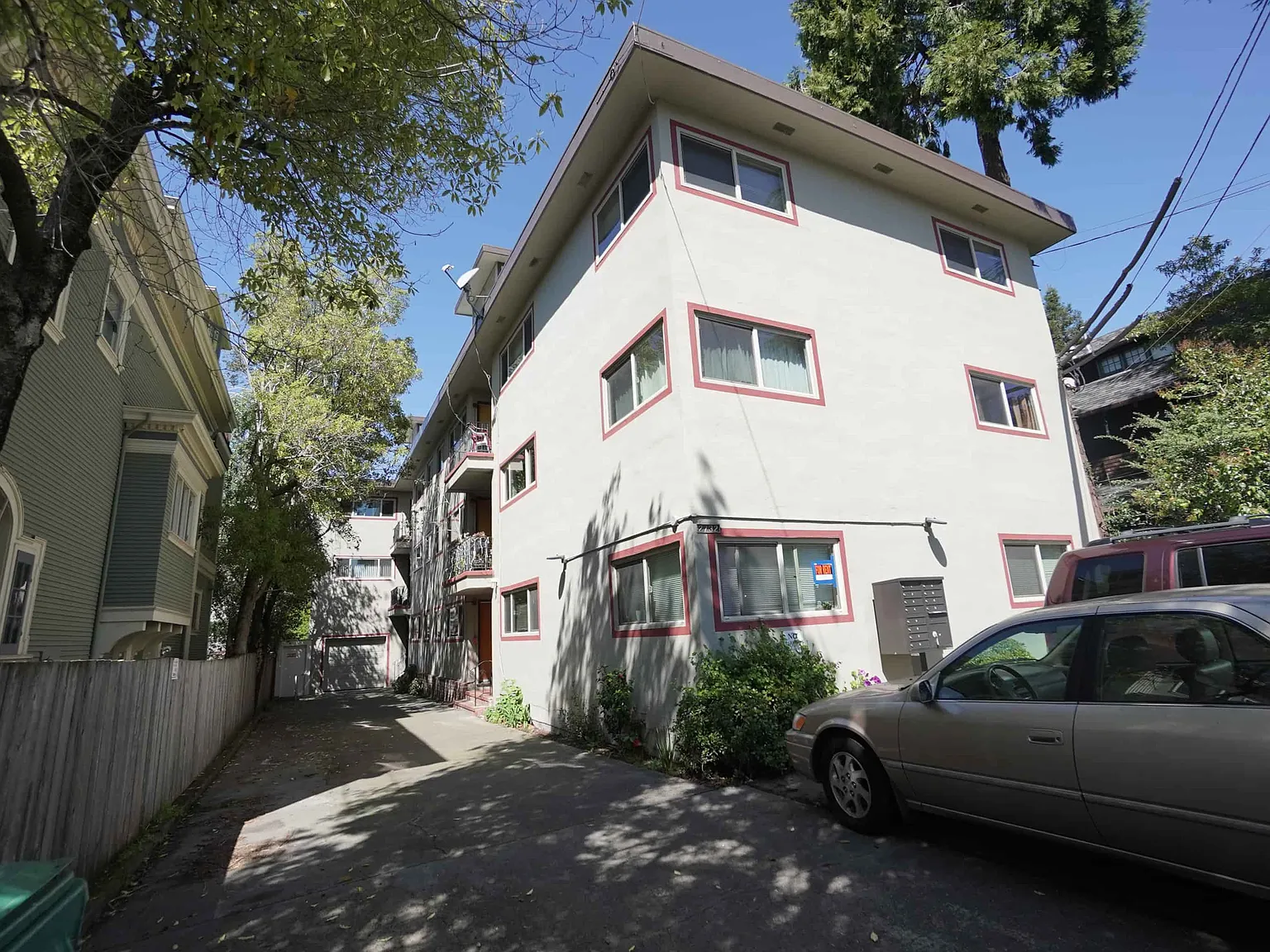 2732 Benvenue Ave. — Photo 4