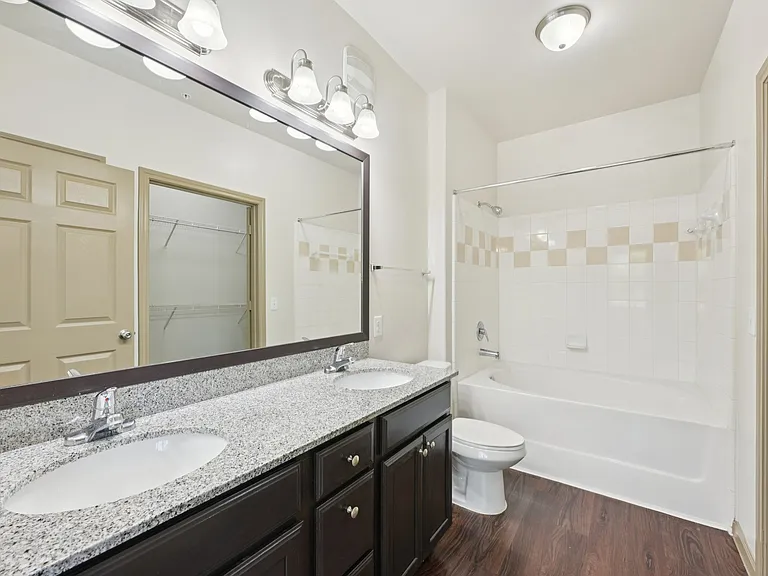 West Creek Apartments — Photo 19