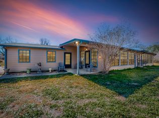 6490 Smith Rd, Von Ormy, TX 78073