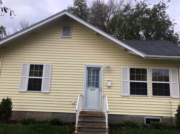 907 1st Ave NW, Minot, ND 58703