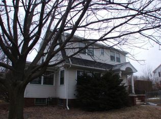 410 12th St, Marion, IA 52302