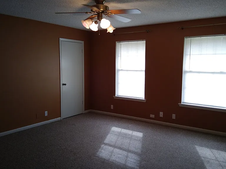 133 Janice Ln — Photo 4