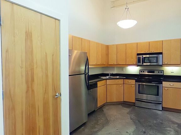 4th image of 1011 W Marshall St #135