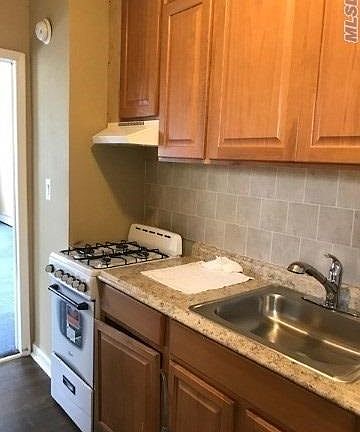 5th image of 104-27 171st St