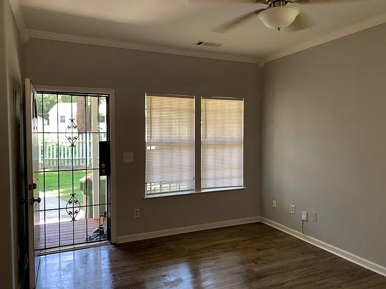 Burbank Dr SW — Photo 2