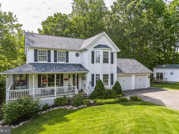 745 Patuxent Reach Dr, Prince Frederick, MD 20678