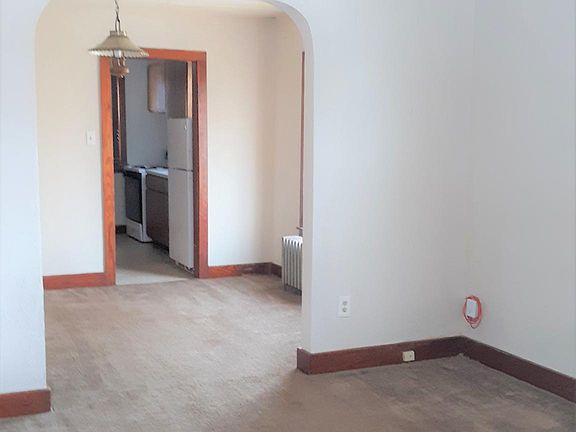 4th image of 16 Moross Ave