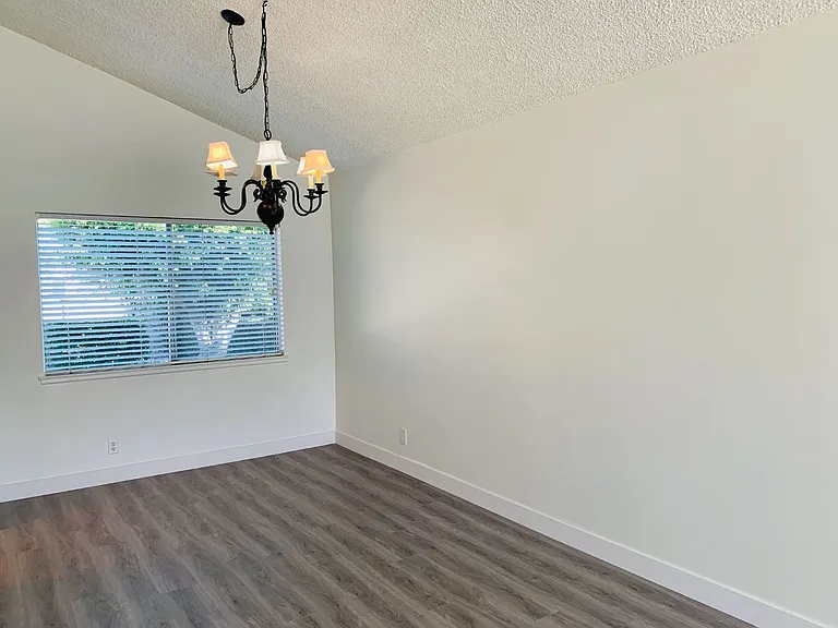 14751 Mulberry Ave — Photo 21