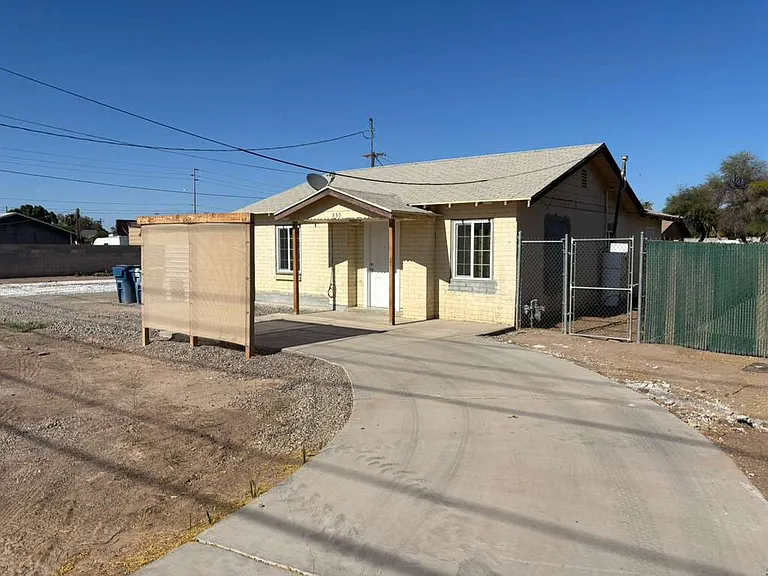 835 S Palm Ave — Photo 1