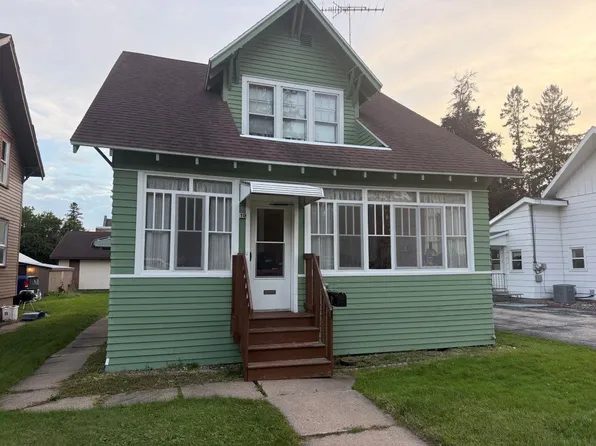 19 W 14th St, Clintonville, WI 54929