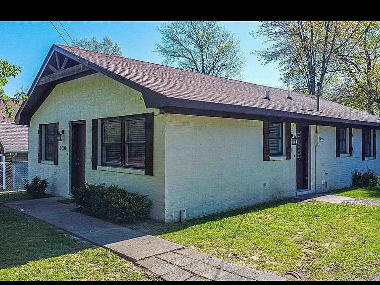 830 Sanders Ave — Photo 3