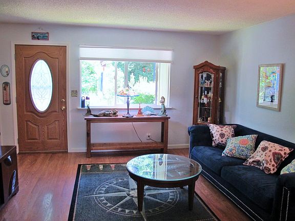 3rd image of 153 Harbor Oaks Cir