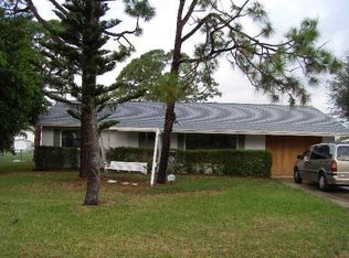 5511 Seagrape Dr, Fort Pierce, FL 34982