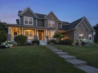 934 Wild Rose Ct, Eagan, MN 55123