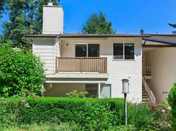 14136 74th Pl NE APT C, Kirkland, WA 98034