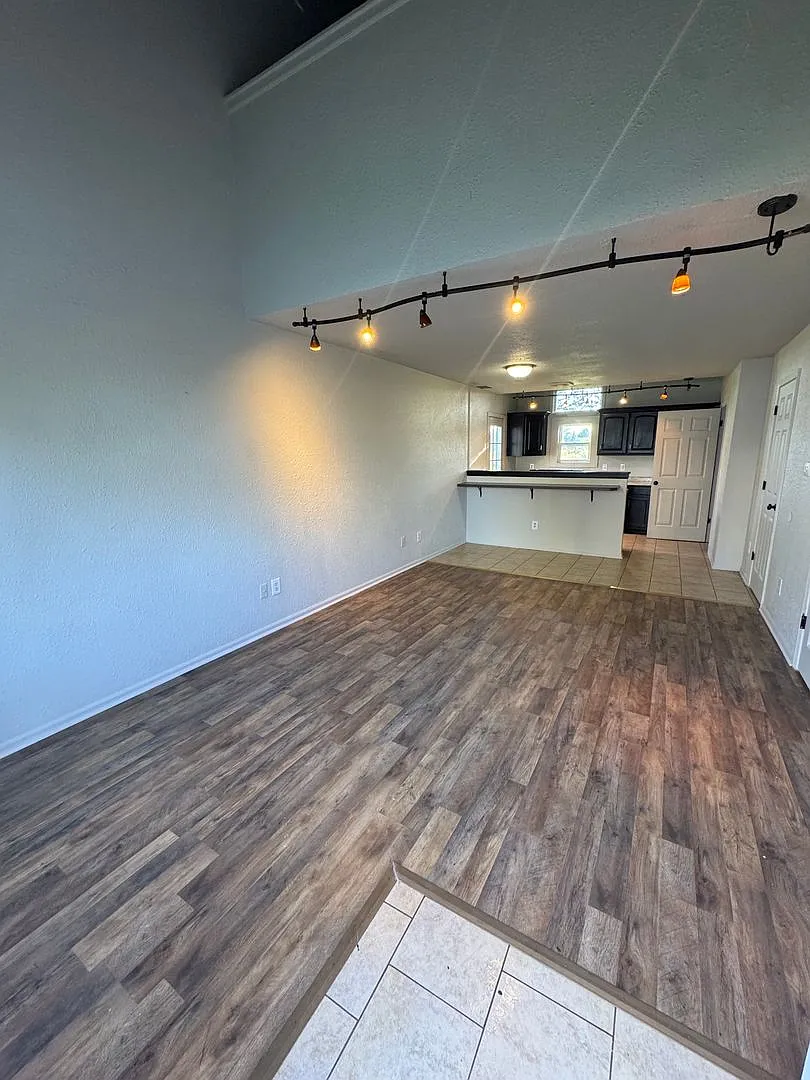 1326 Lofton Way — Photo 2