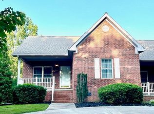 1120 Links Ln, Mayfield, KY 42066