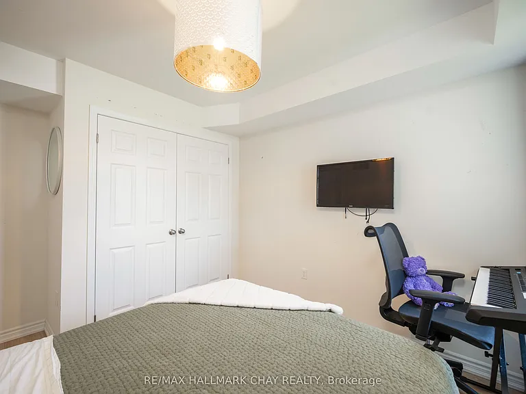 41 Masters Cres — Photo 16