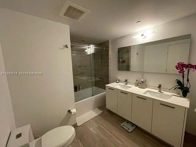 1300 Brickell Bay Dr — Photo 6