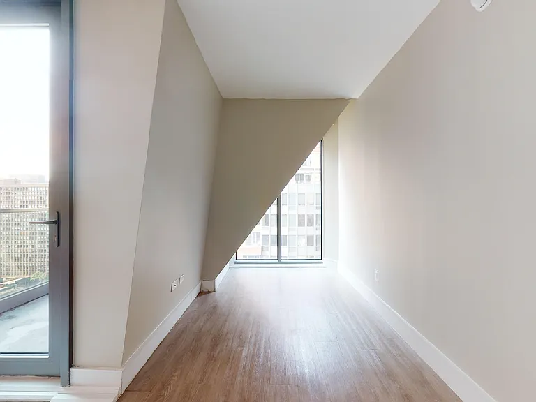 237 E 34th St #1802 — Photo 9