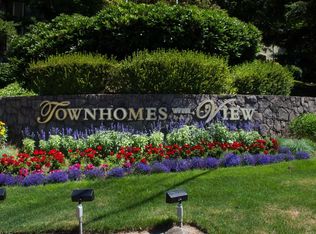 Townhomes with a View, Clackamas, OR 97015