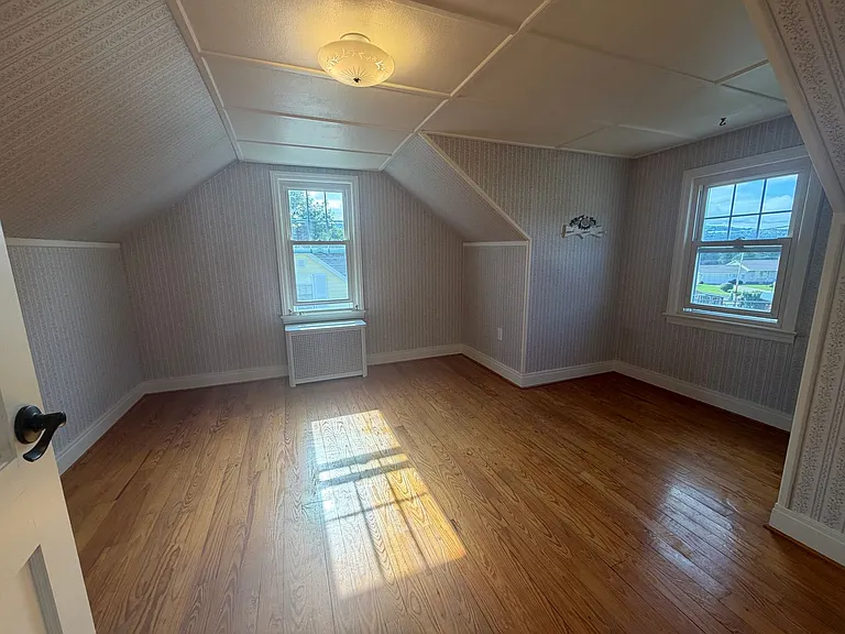 5 E Walnut St — Photo 4