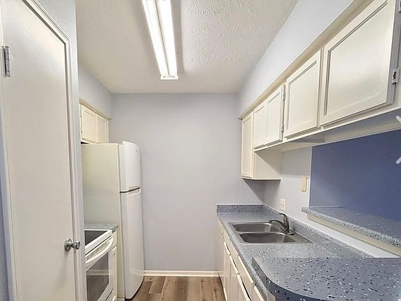4th image of 10101 S Gessner Rd #496