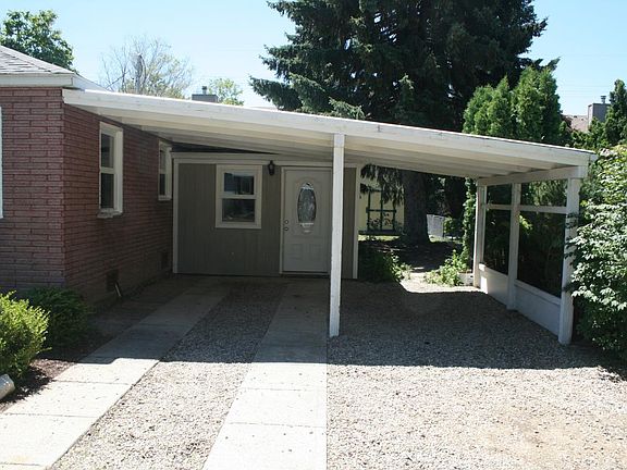 Carport with direct access to house