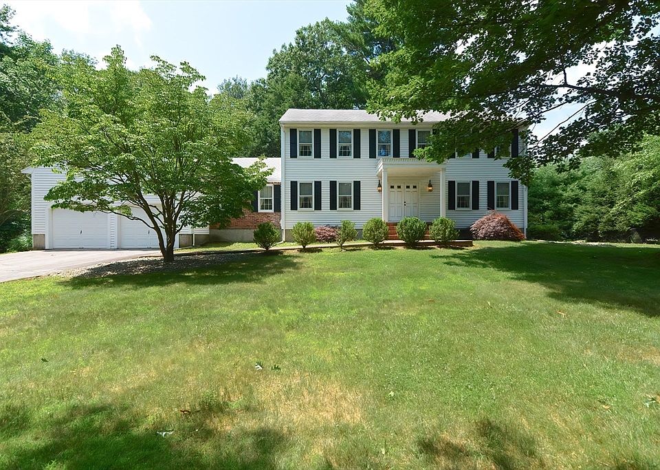 1st image of 108 Bay Colony Dr