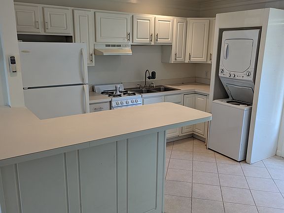 3rd image of 6104 Hillside Ave APT 4