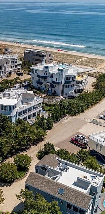 2nd image of 103 Long Beach Blvd #D