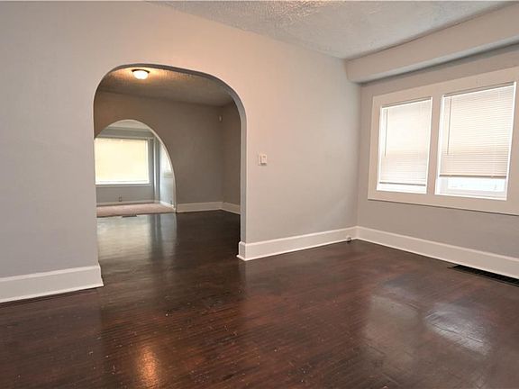 3rd image of 4108 Graceland Ave