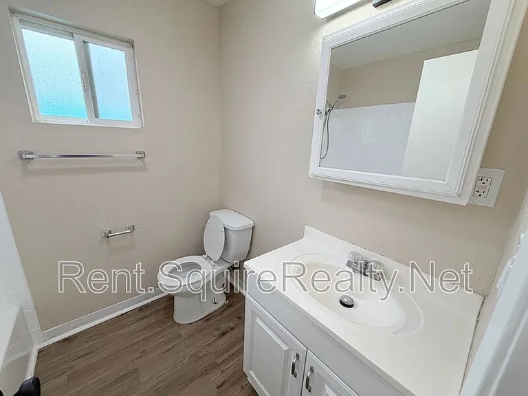 355 S Aspan Ave #MIDDLE HOUSE — Photo 17
